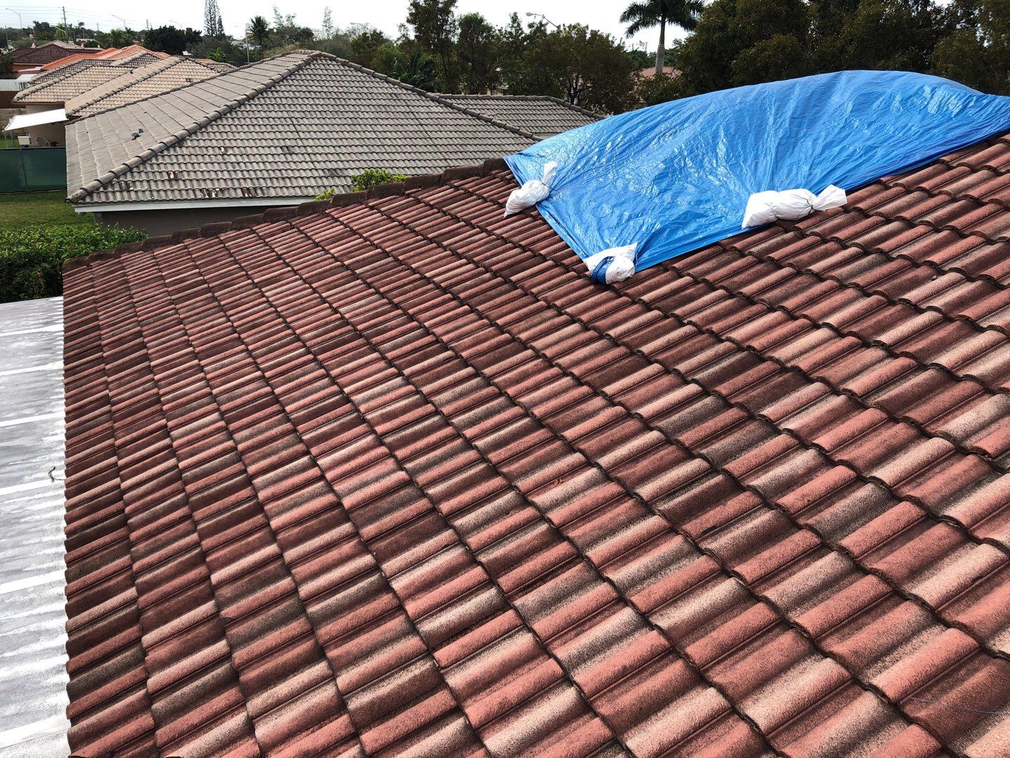 Metal Roof - Galvalume - Charcoal by Istueta Roofing