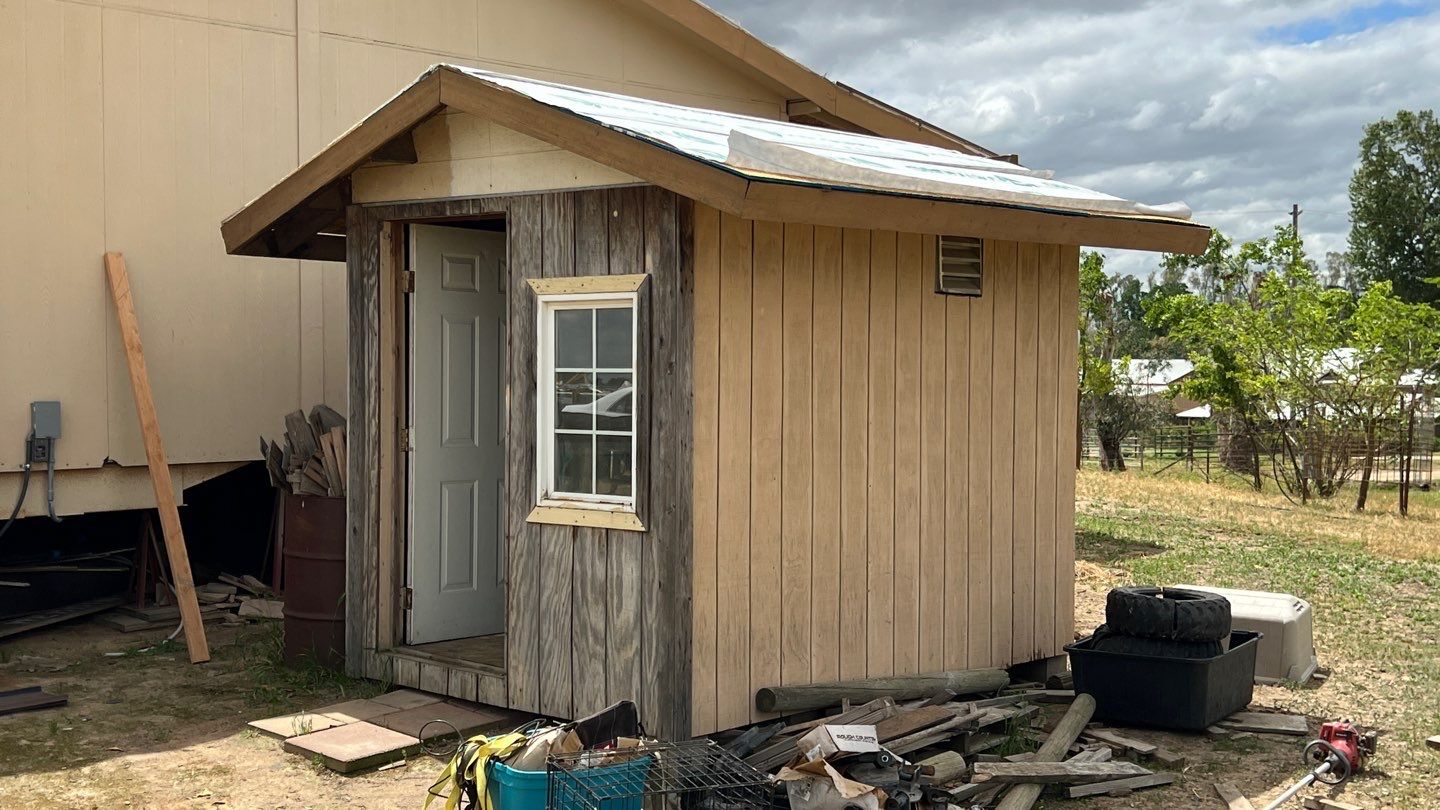 Metal roofing installation using Standing seam metal roofing system by Straight Edge Roofing Inc