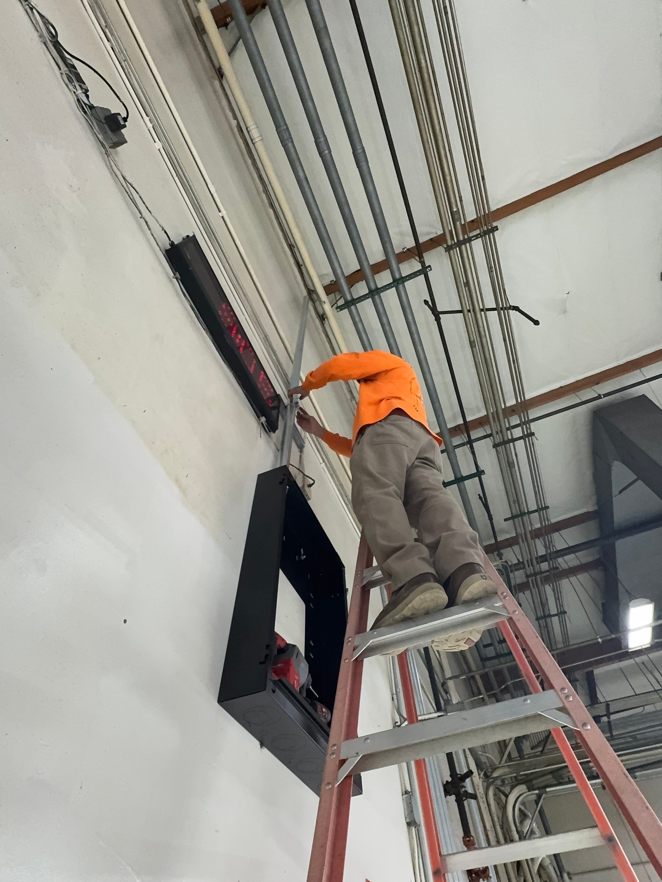 Manufacturing Plant using 0M4 Fiber Optics by Ring and Ping Inc.