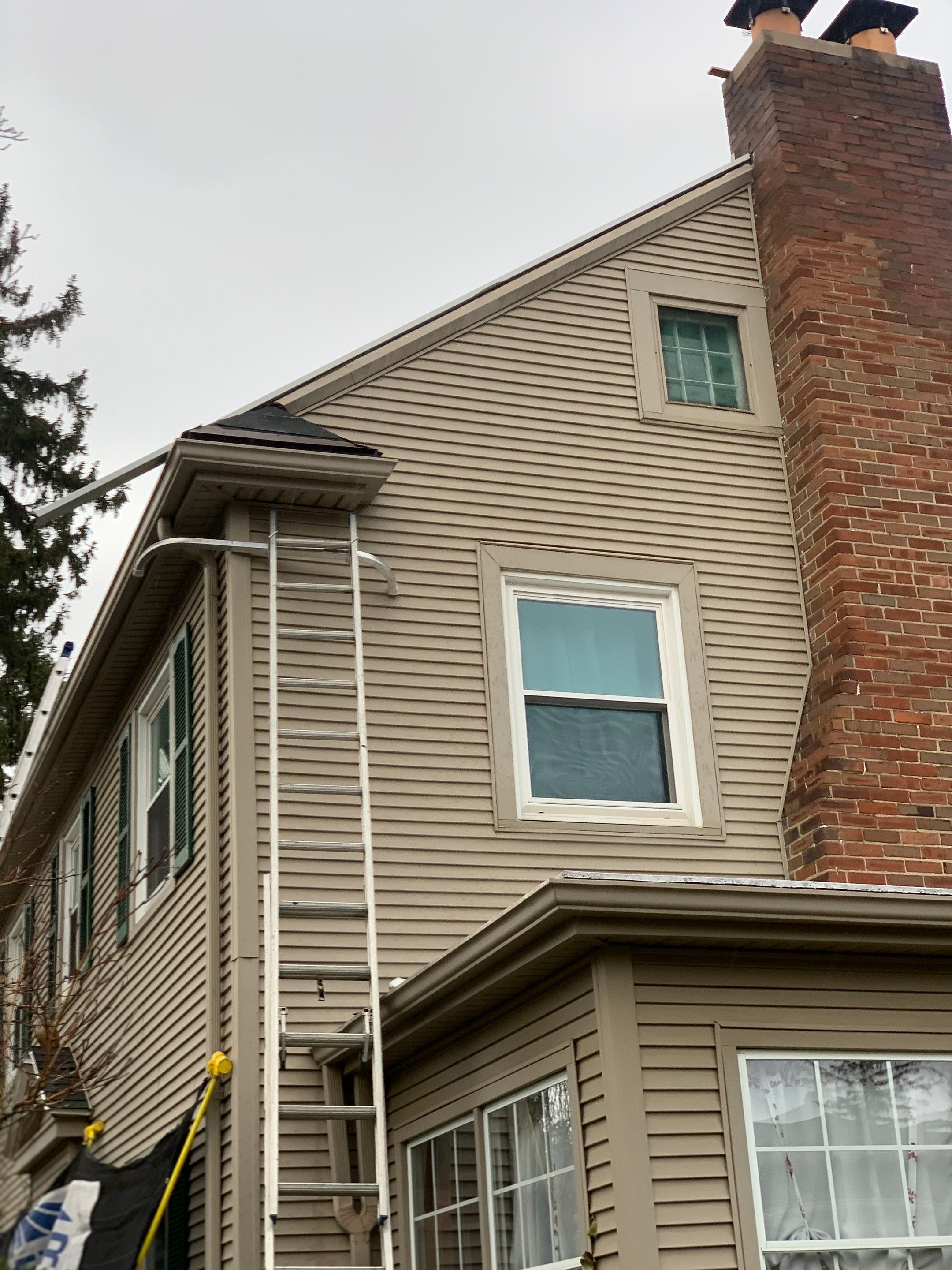 Residential Roofing Installation using Vic West Nothridge Slate by 4Ever Metal Roofing