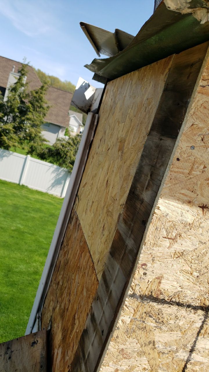 Brand: Atlas Pinnacle Color: Pristine Scotchgard Weathered Shadow Drip: Musket Brown by Eagle Eye Roofing