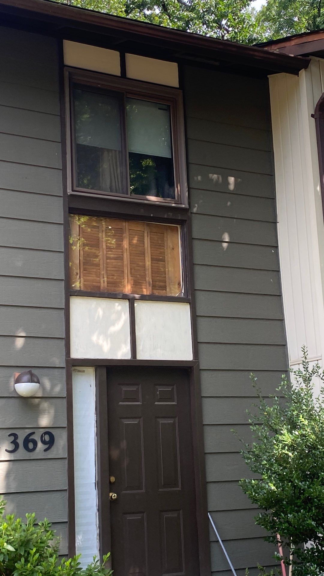 Reston: Residential Siding Replacement with James Hardie Statement Beaded Plank in Cappuccino Muffin by RM Banning, Inc.