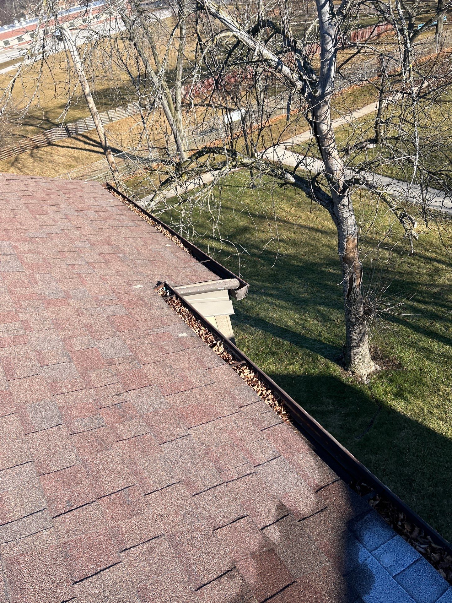 HOA gutter cleaning before photo