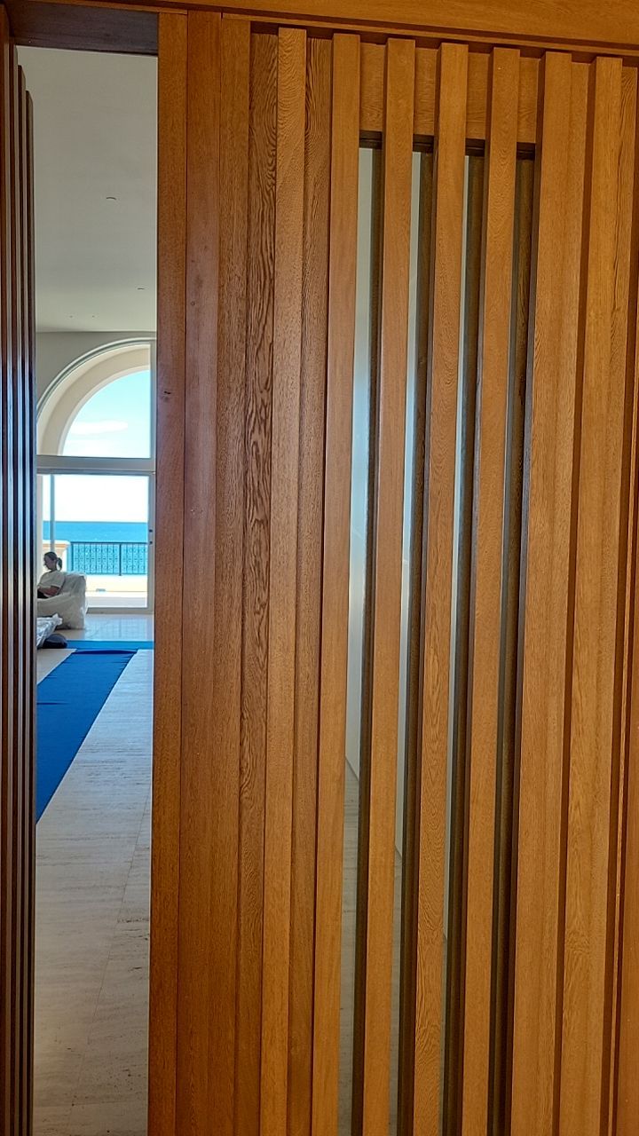 7774 - FISHER ISLAND by Impact Precious Wood Inc.