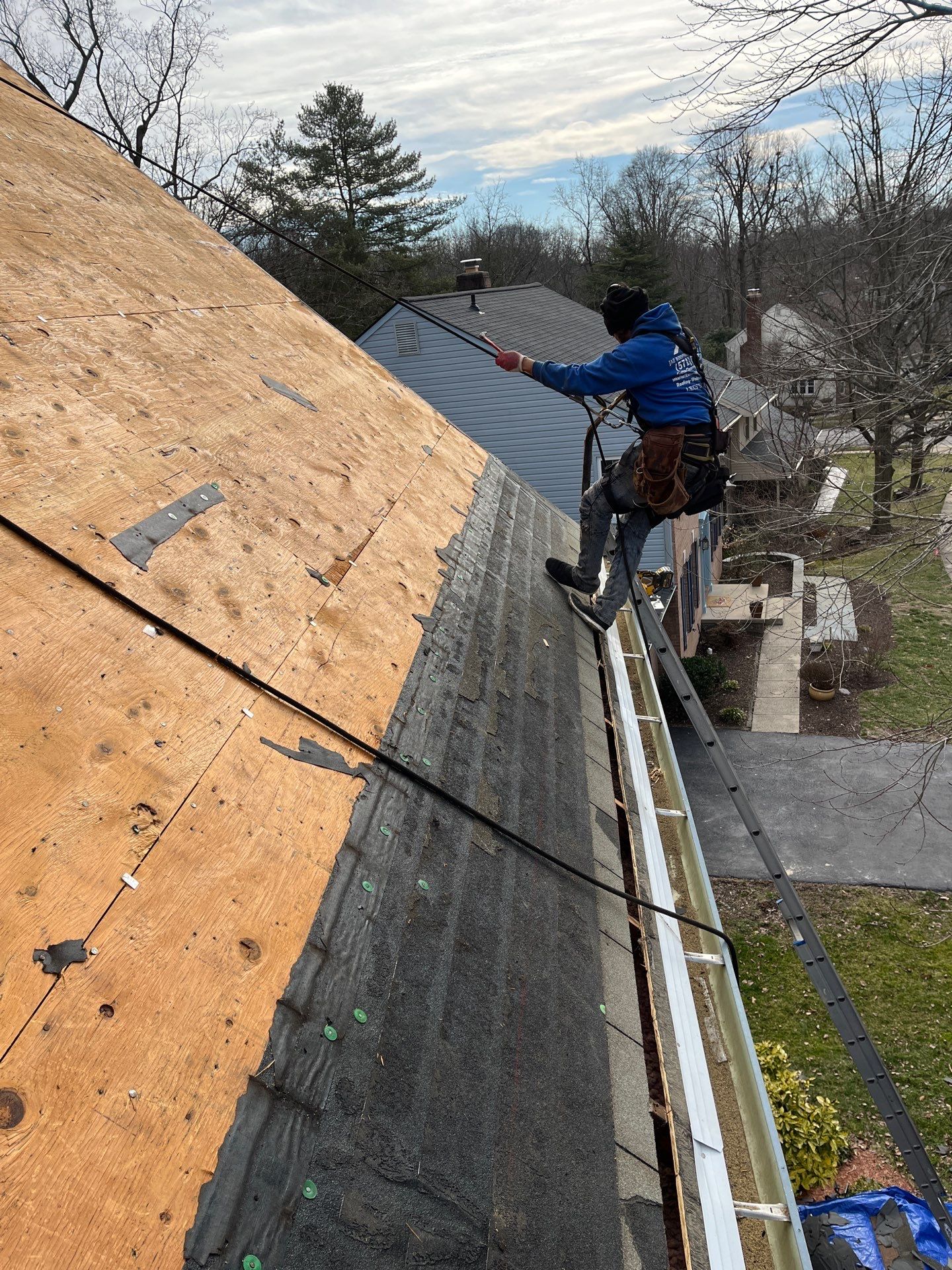 Springfield CertainTeed Landmark in Resawn Shake by RM Banning, Inc.