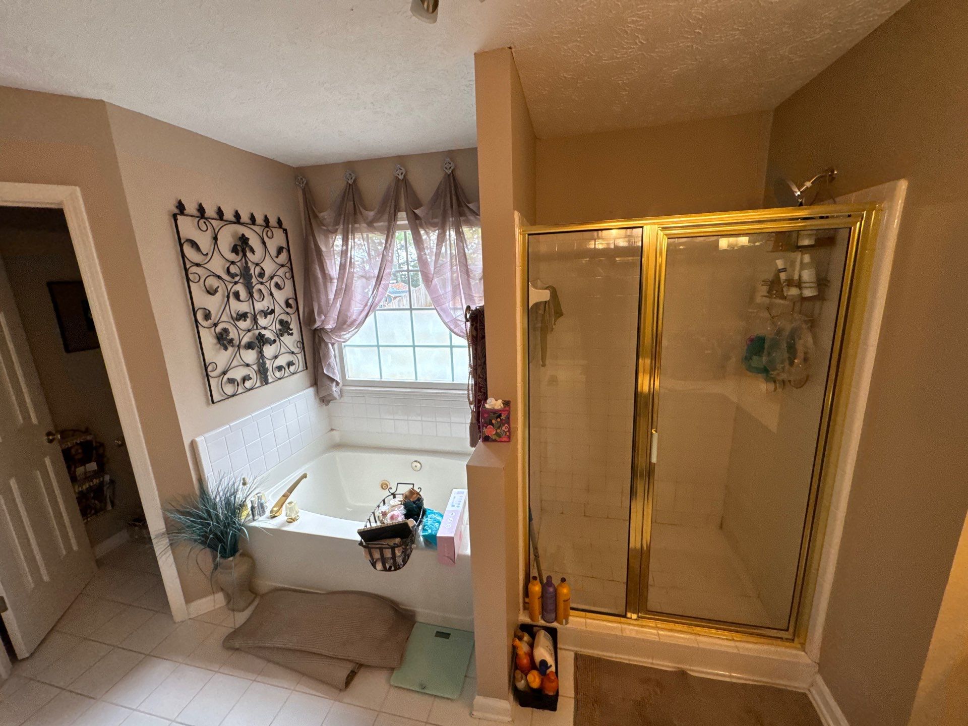Master bathroom renovation by Prudencio