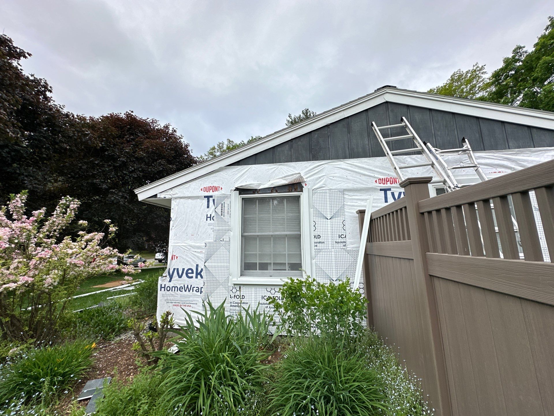 Vinyl Siding Transformation – Pacific Blue by Mighty Dog Roofing of Greater Middlesex County