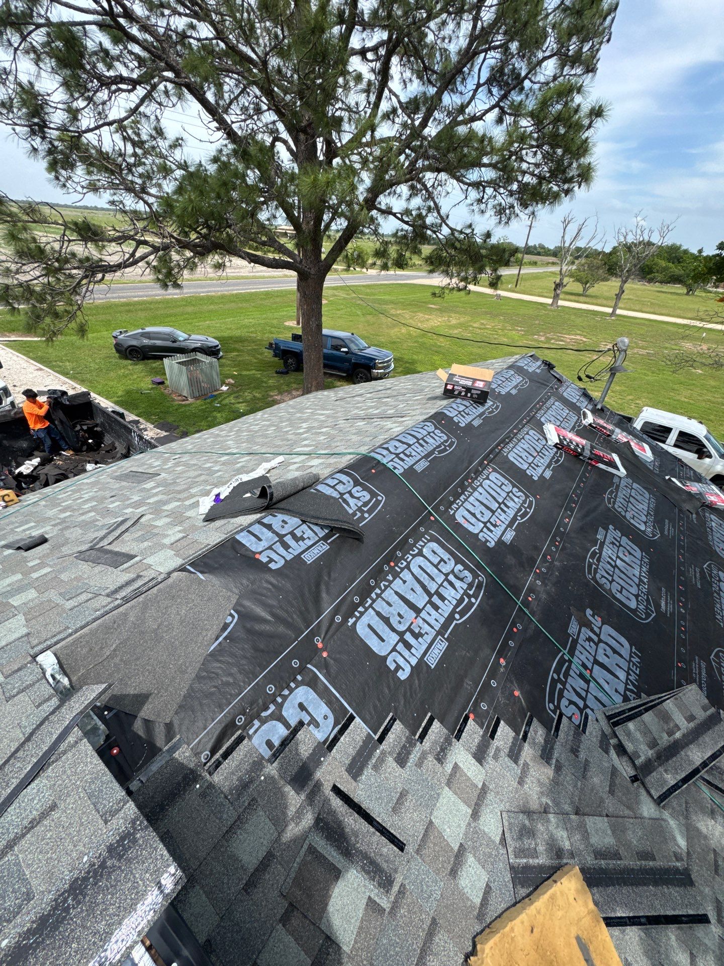 Roof Replacement louise by Roof Repair Company
