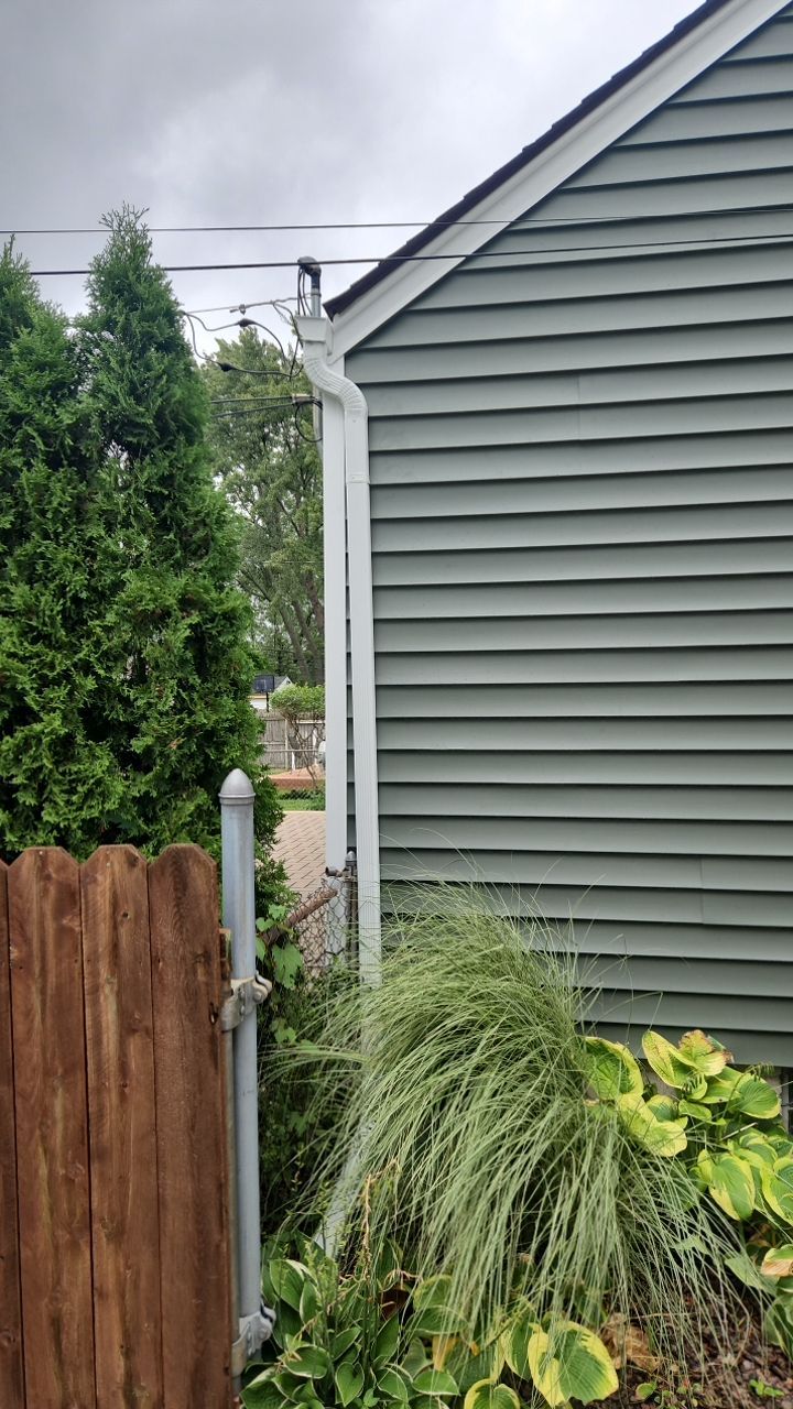 Siding Replacement using CertainTeed Restoration Classic D5 Forest Green by 180 Contractors