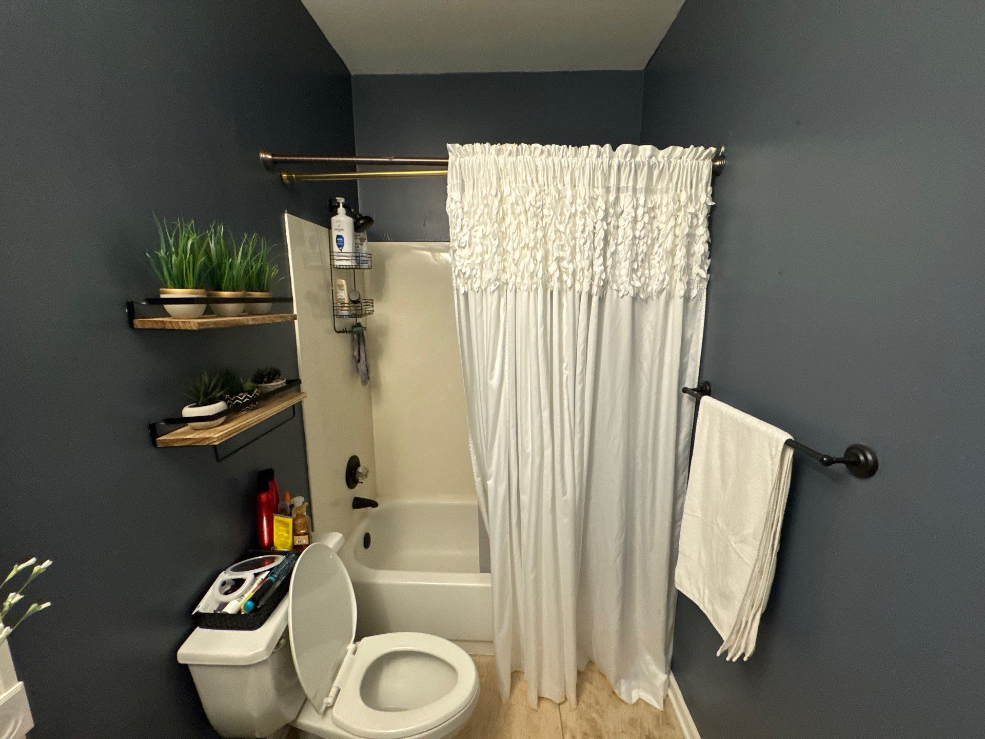 Hall bathroom renovation by Prudencio