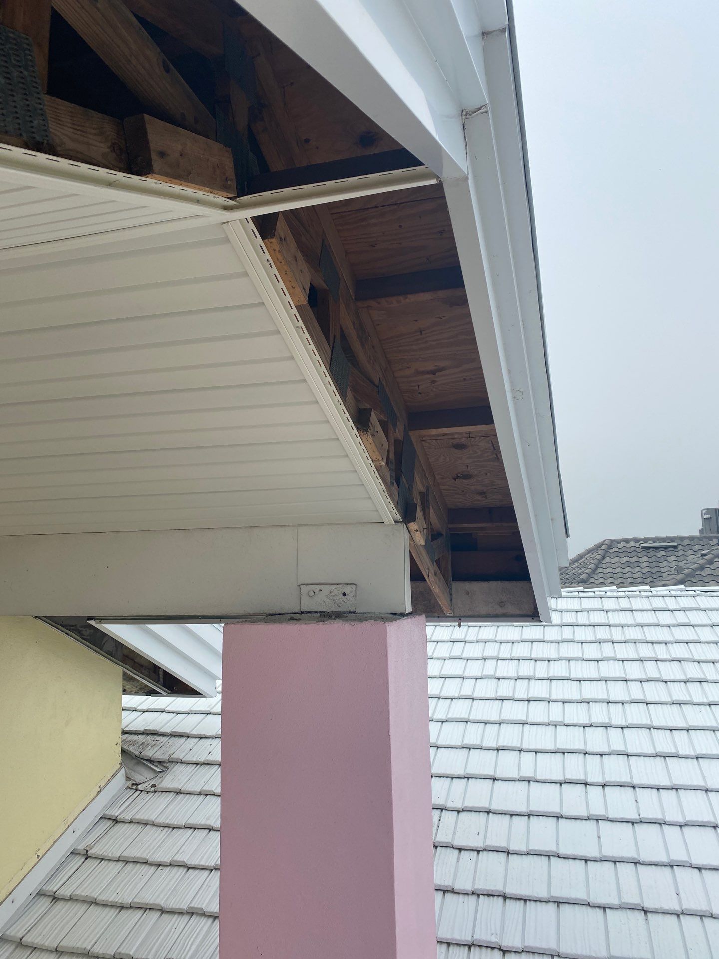 Soffit and Fascia Installation in Bradenton FL by Gutter Professors