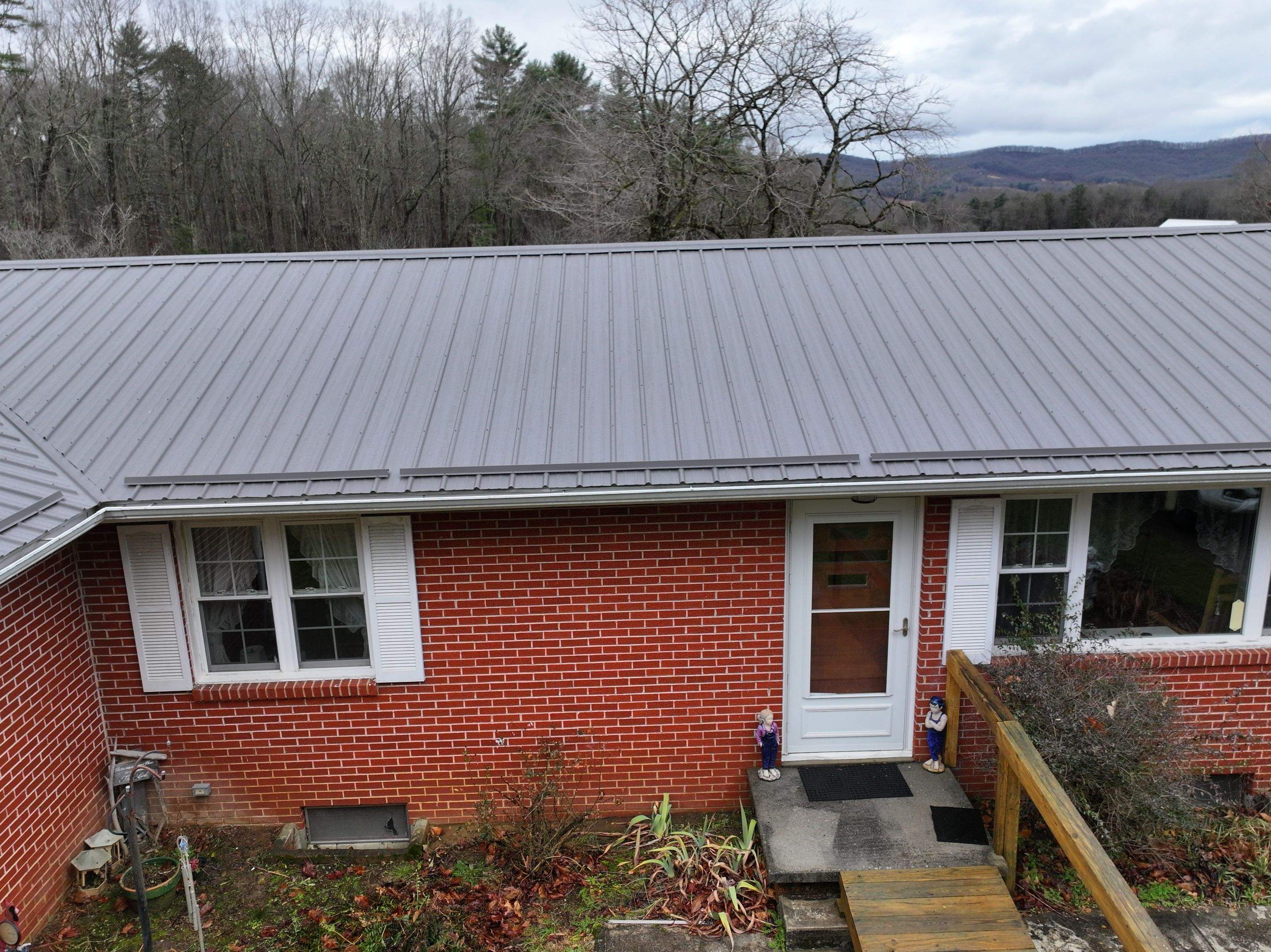 Schofield Residence by Omnia Roofing