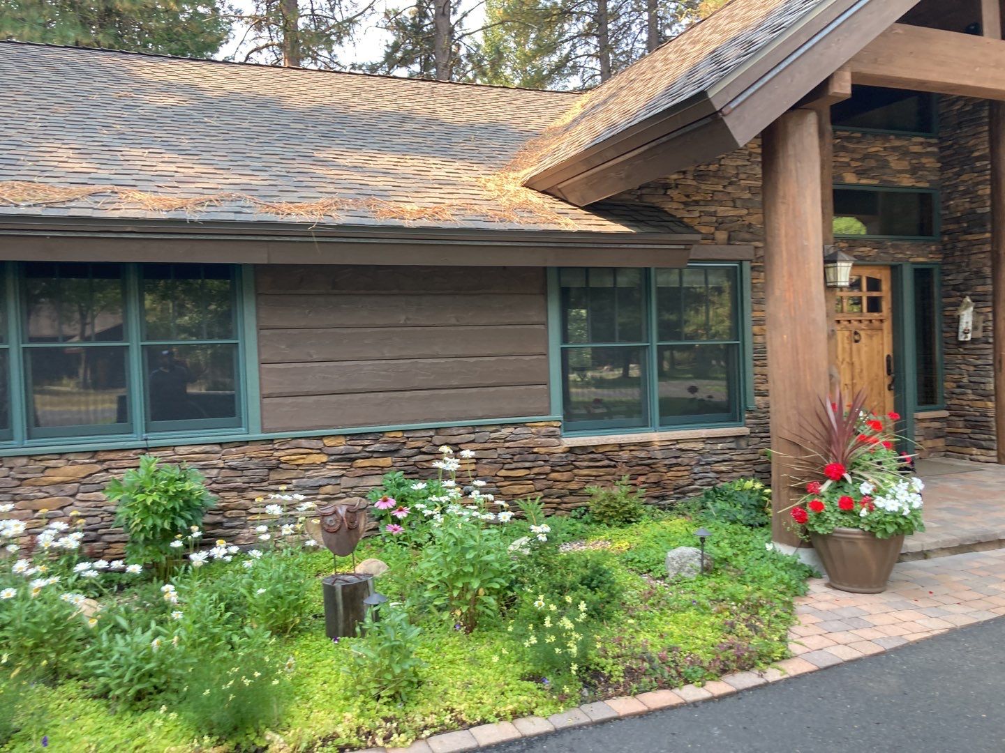 Two story new build gets a CertainTeed Landmark roof in Shenandoah  by ID Roofing LLC