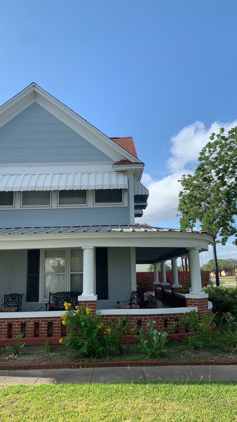 Sinton ShowStopper by Bayfront Roofing and Construction