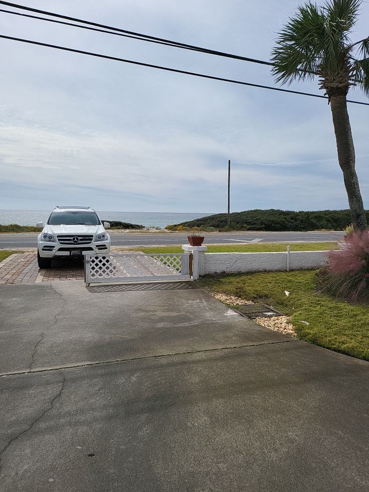 White Aluminum  by Hip Square Fence Inc.