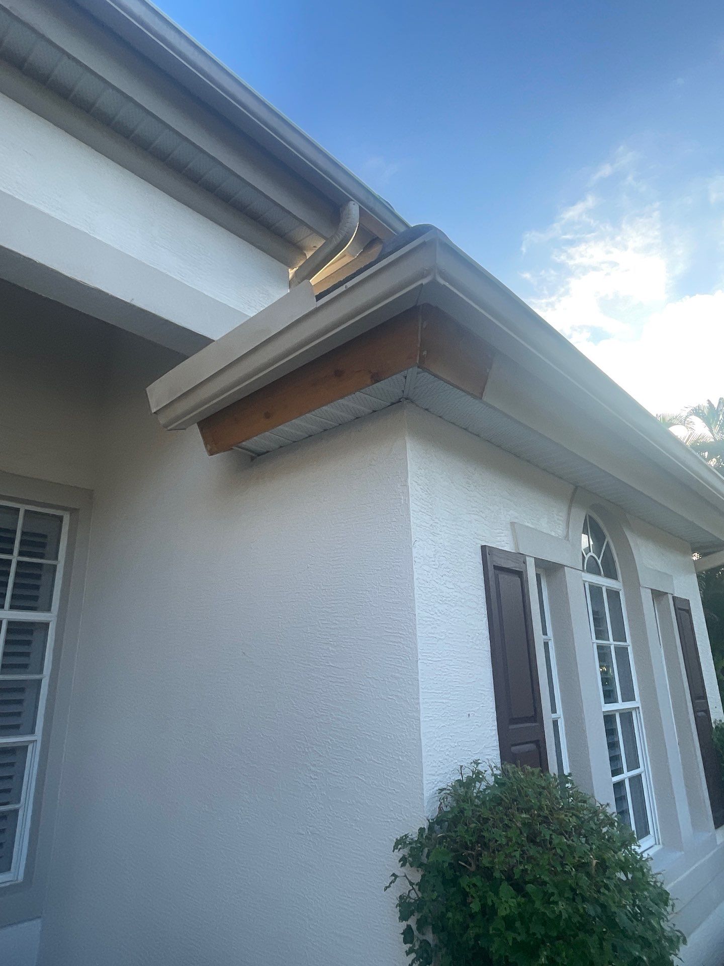 6-inch K-style Gutters with New Splash Guard in Bonita Spring FL by Gutter Professors