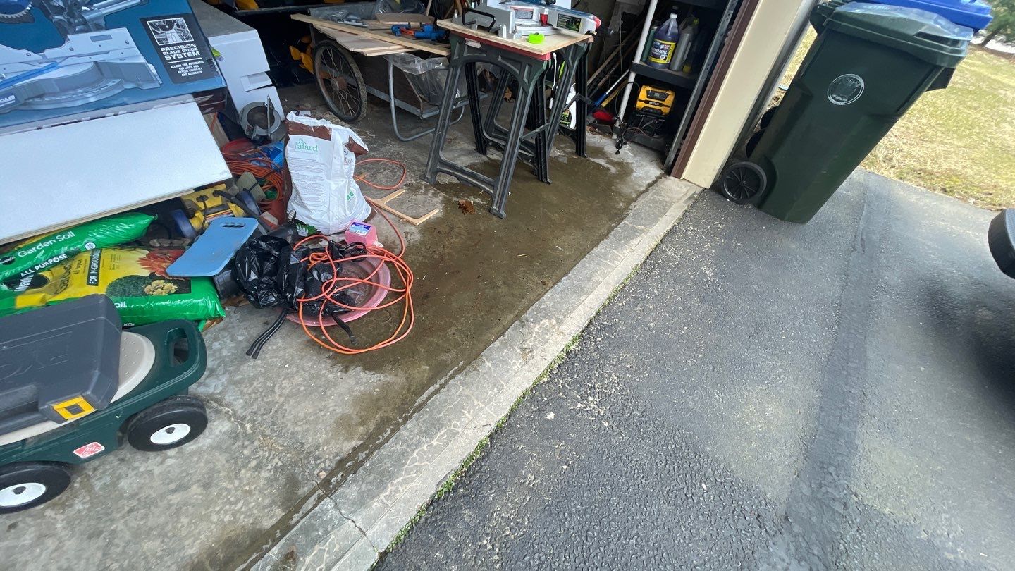 Garage in Londonderry, NH 03053 by Symphony Concrete Coatings