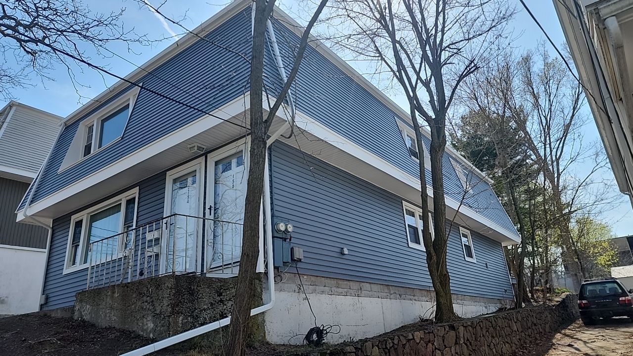 Vinyl siding project by UBrothers Construction