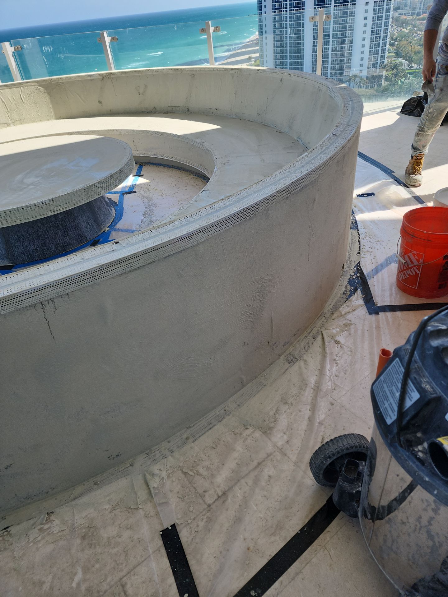 Microtopping over Furniture by Seamless Surfaces