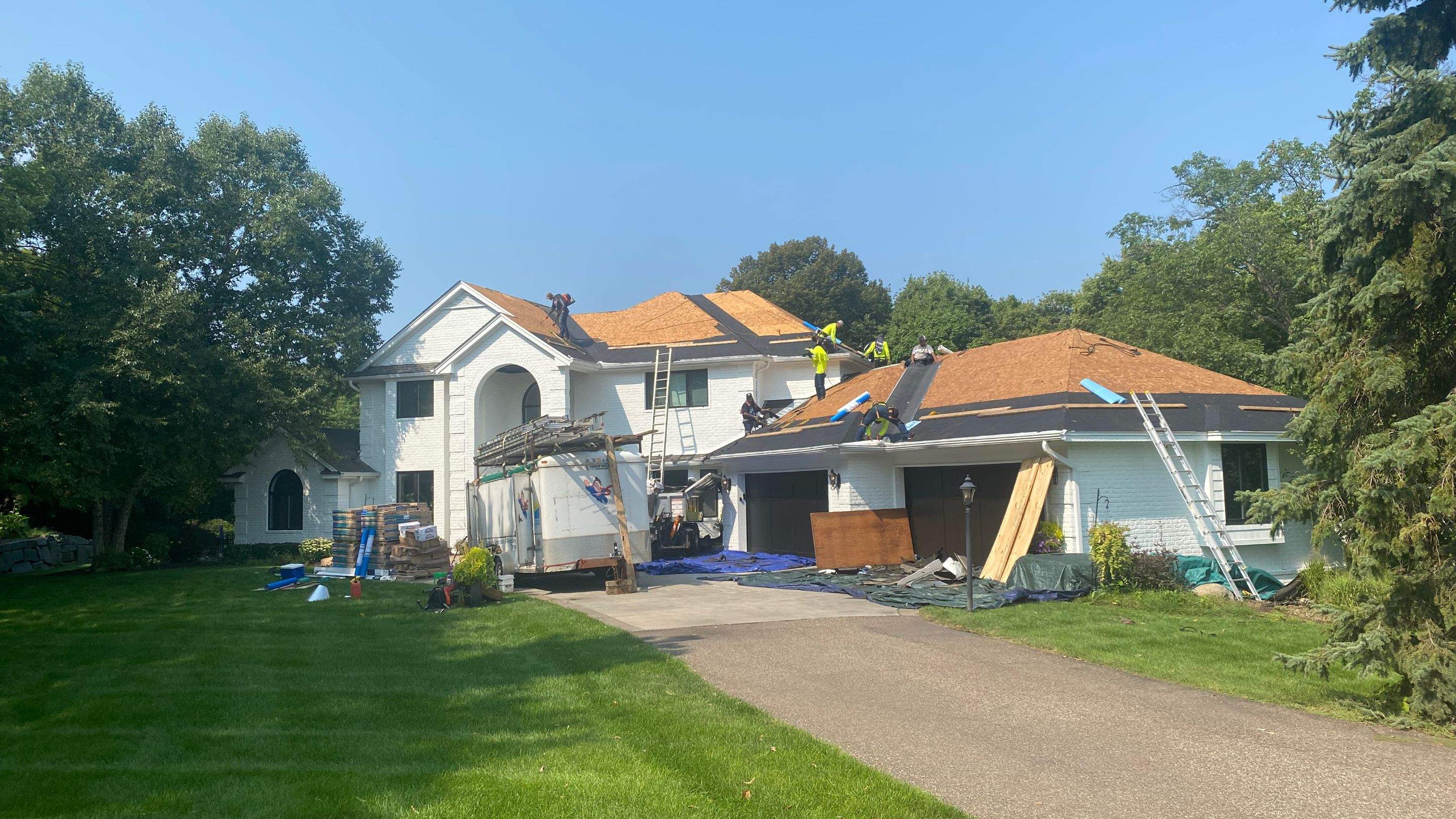 Residential Roofing Installation using Certainteed Landmark Moire Black by MODERN EXTERIOR SYSTEMS