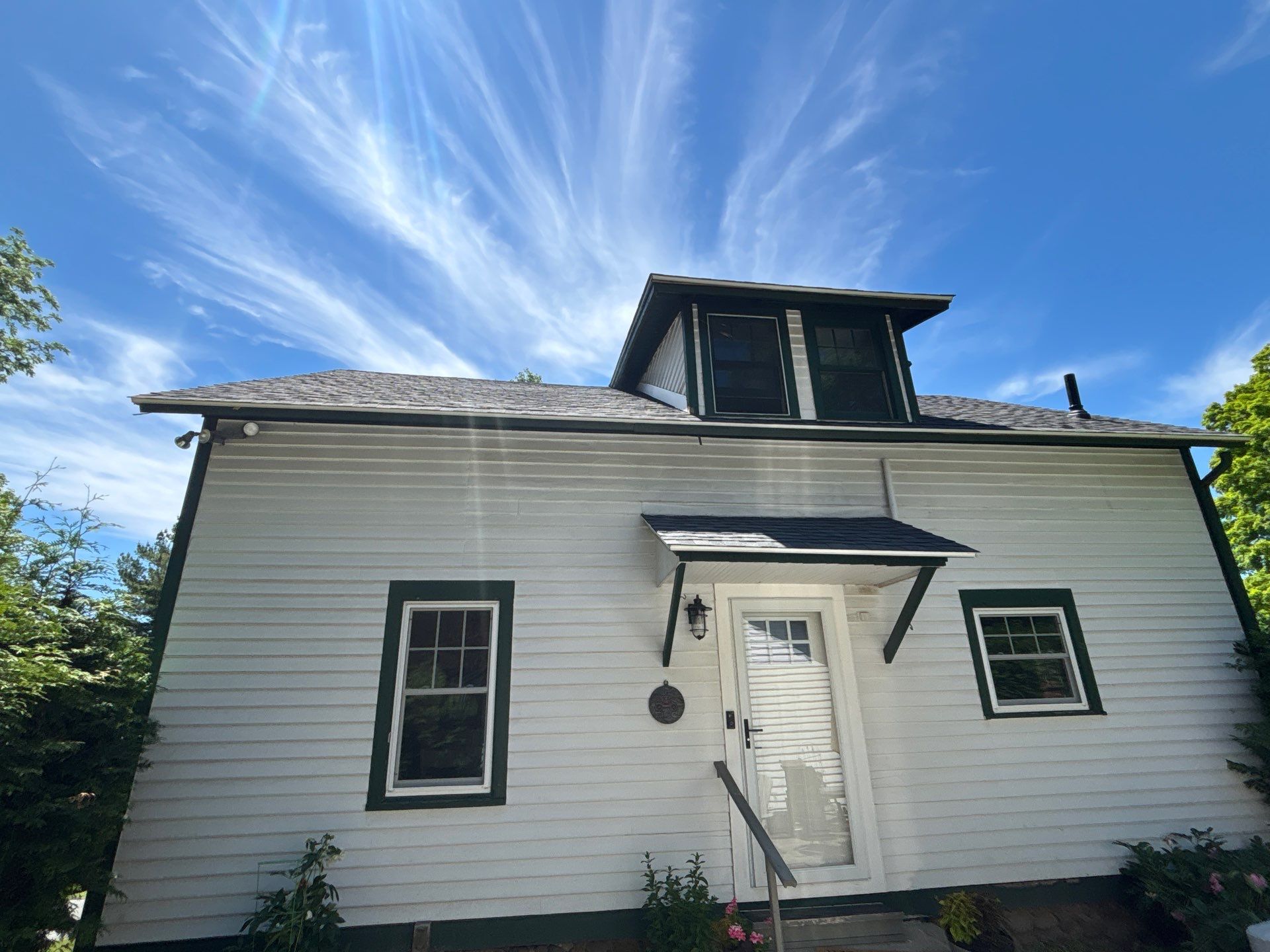 Brand new New Milford, CT roof by DiGiorgi! by DiGiorgi Roofing and Siding Inc