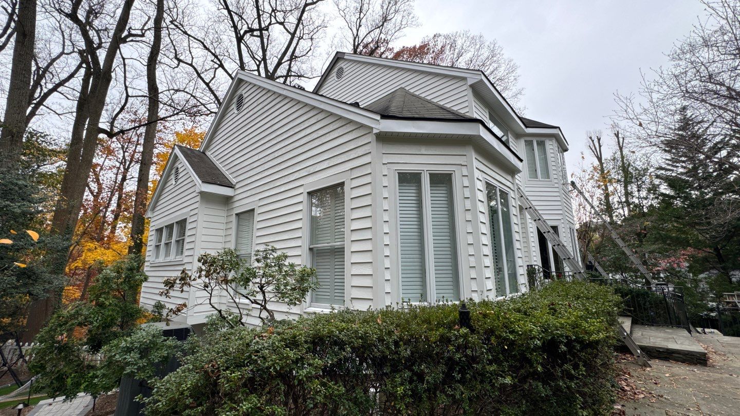 Arlington: Bevel Cedar Wood Siding Restoration by RM Banning, Inc.