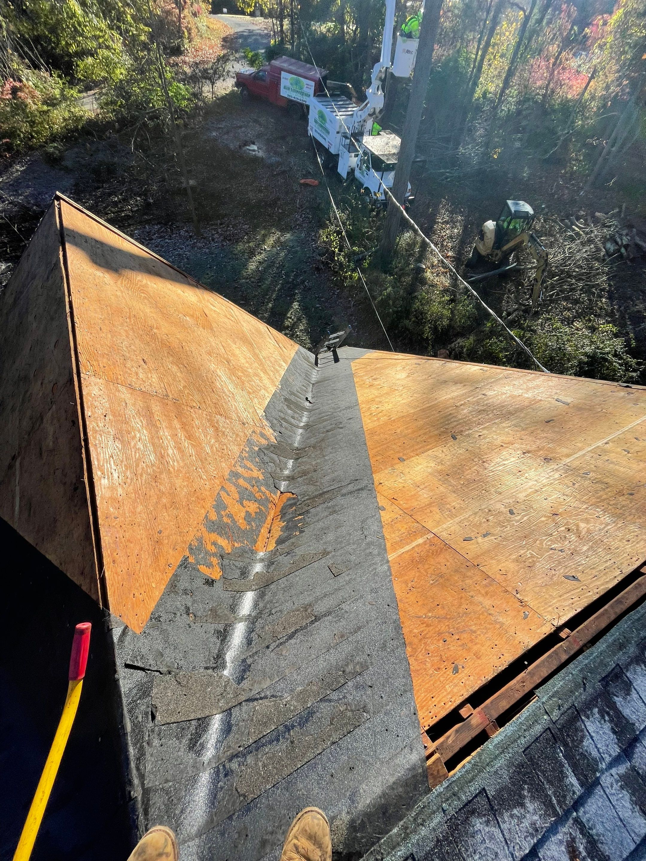 Residential Roofing Installation using Owens Corning TruDefinition Duration AR - Estate Gray & White Double 4 Siding by A Plus Exterior