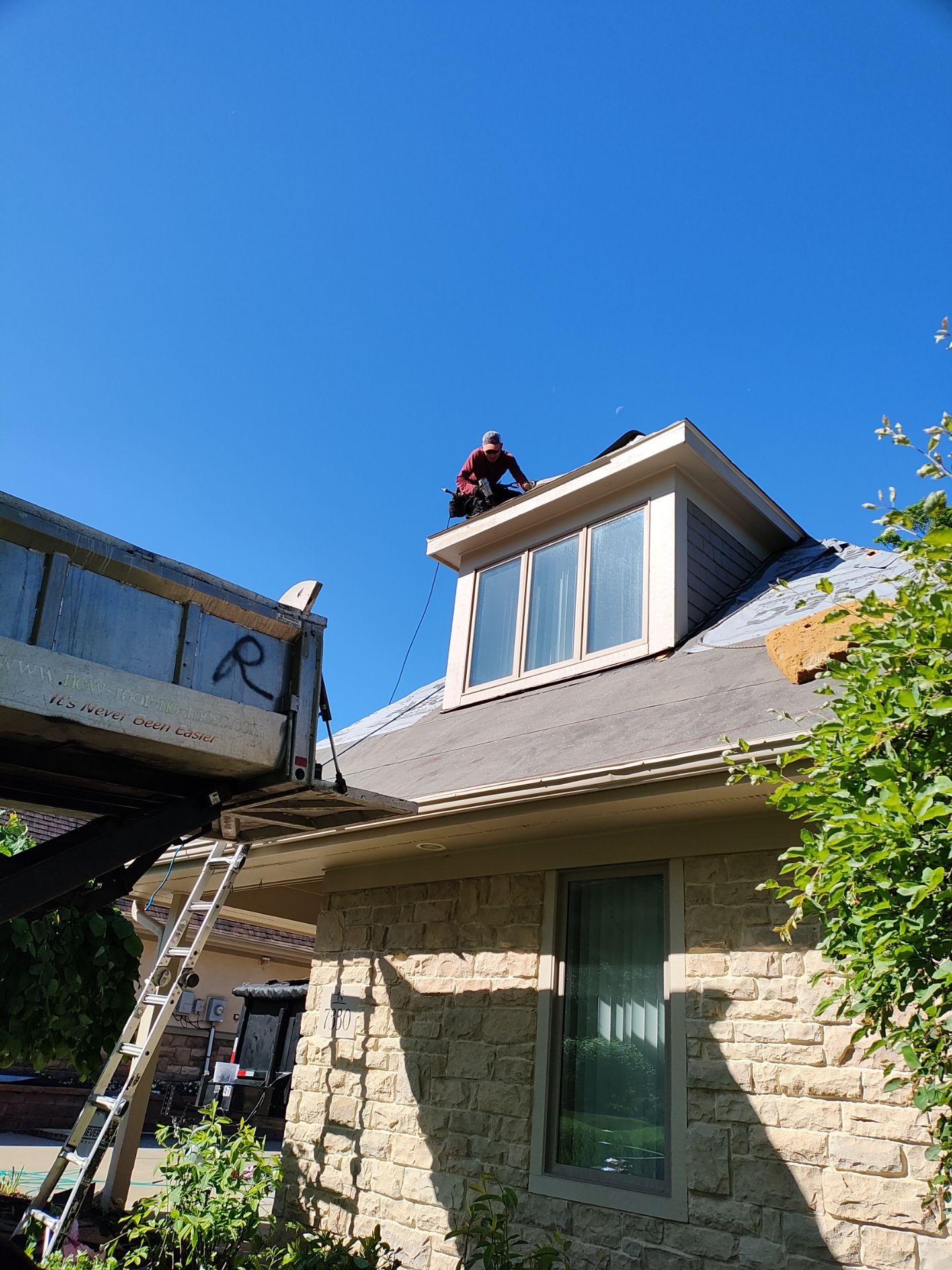 Residential Roofing Installation using CertainTeed Grand Manor by Absolute Roofing and Construction