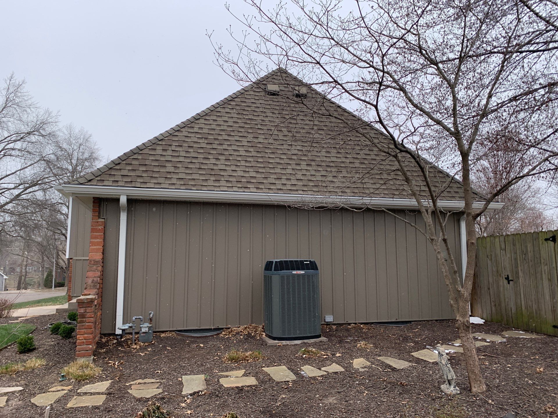 Complete Kansas City Exterior Remodel With IKO Roofing and Craneboard Siding by EEC Windows, Siding & Roofing