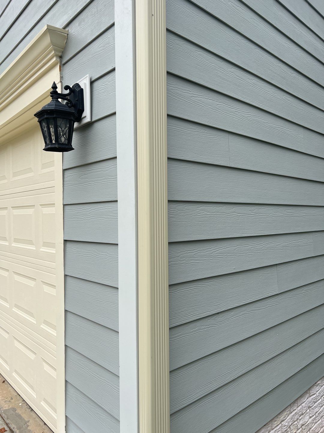 Exterior Home Makeover using GAF Timberline HDZ, GAF Decotech, and James Hardie Siding by American Home Contractors