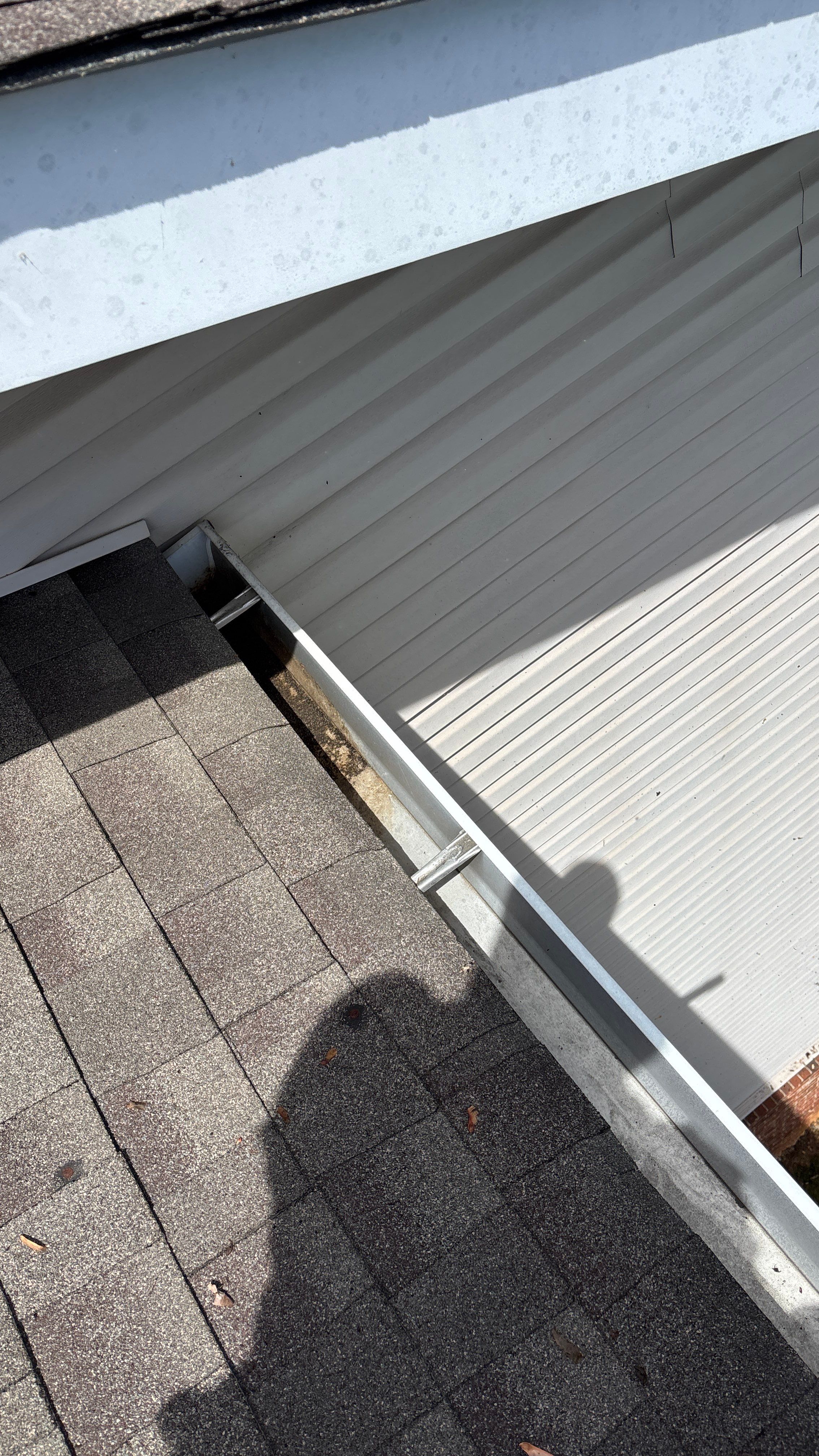 HOA gutter cleaning after photo.