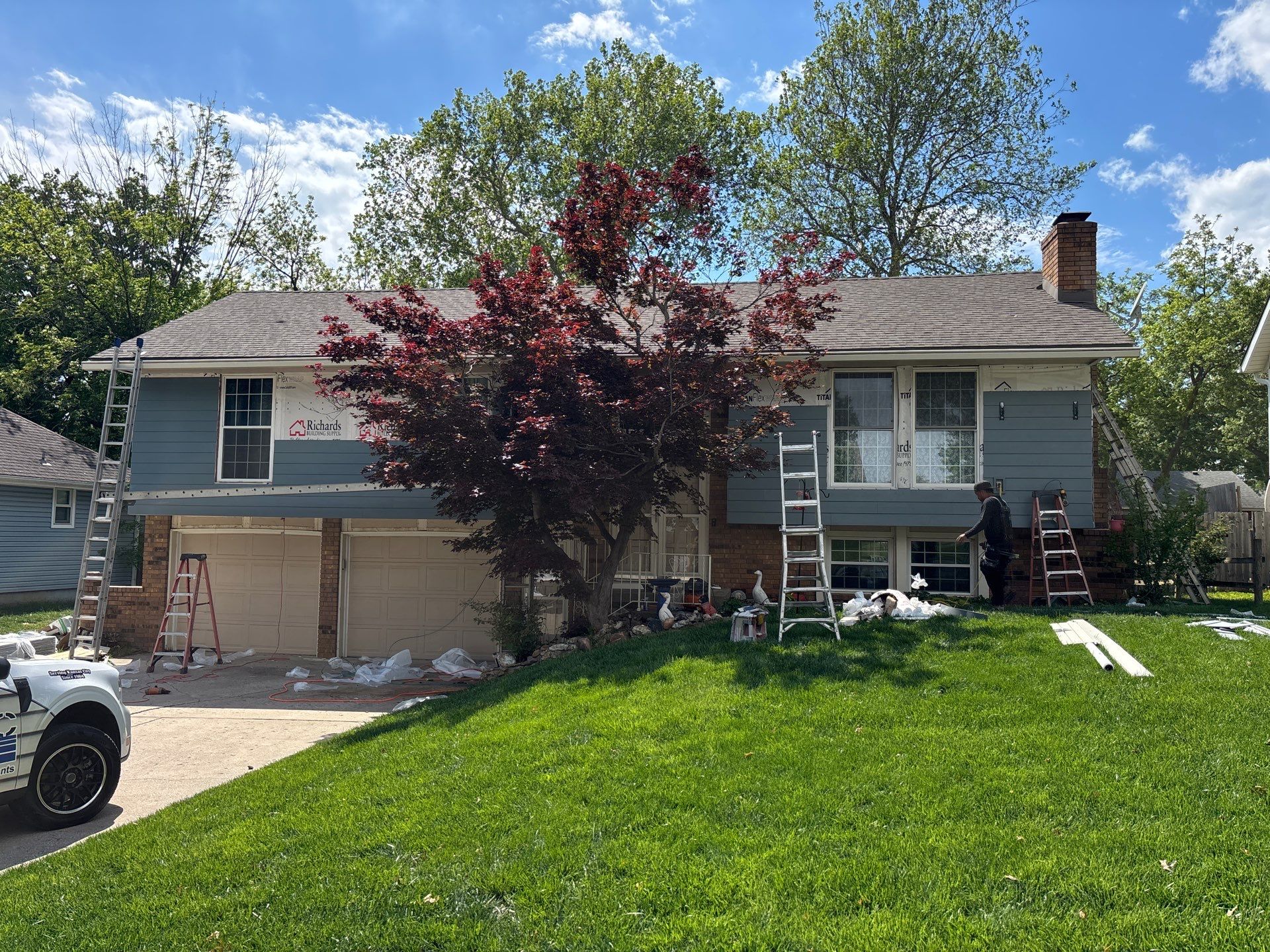 James Hardie in Kansas City Mo  by EEC  Windows, Siding & Roofing 
