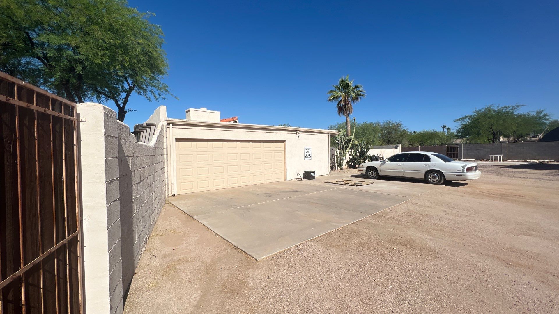 Ranch / Parapet Style; Single Family Home by Crash of Rhinos Painting & Garage Floors