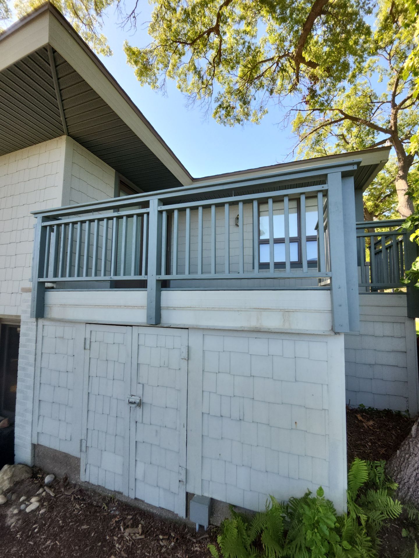 Deck Staining and Pressure Washing by Gordon Painting