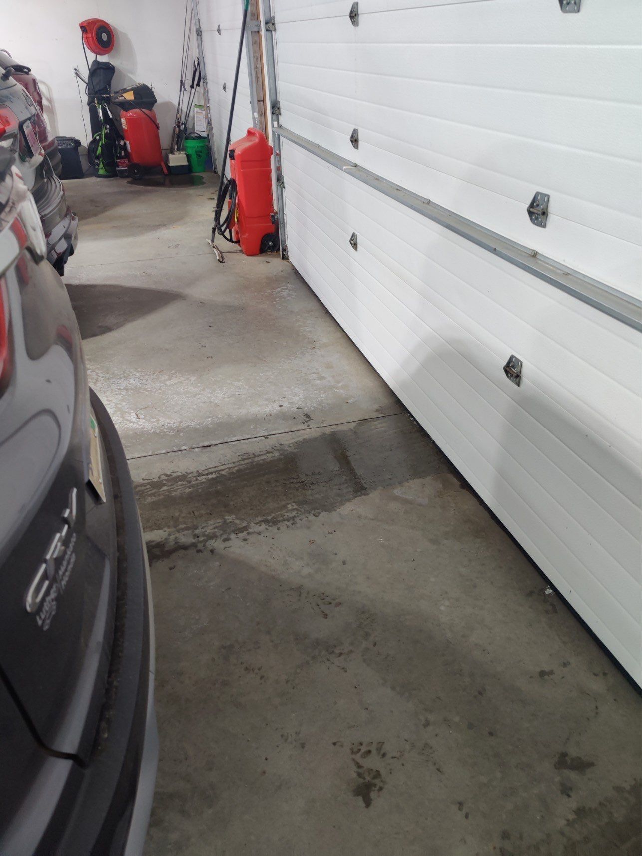 Garage using Silver Creek by Select Painting, Coatings & Garage Cabinets