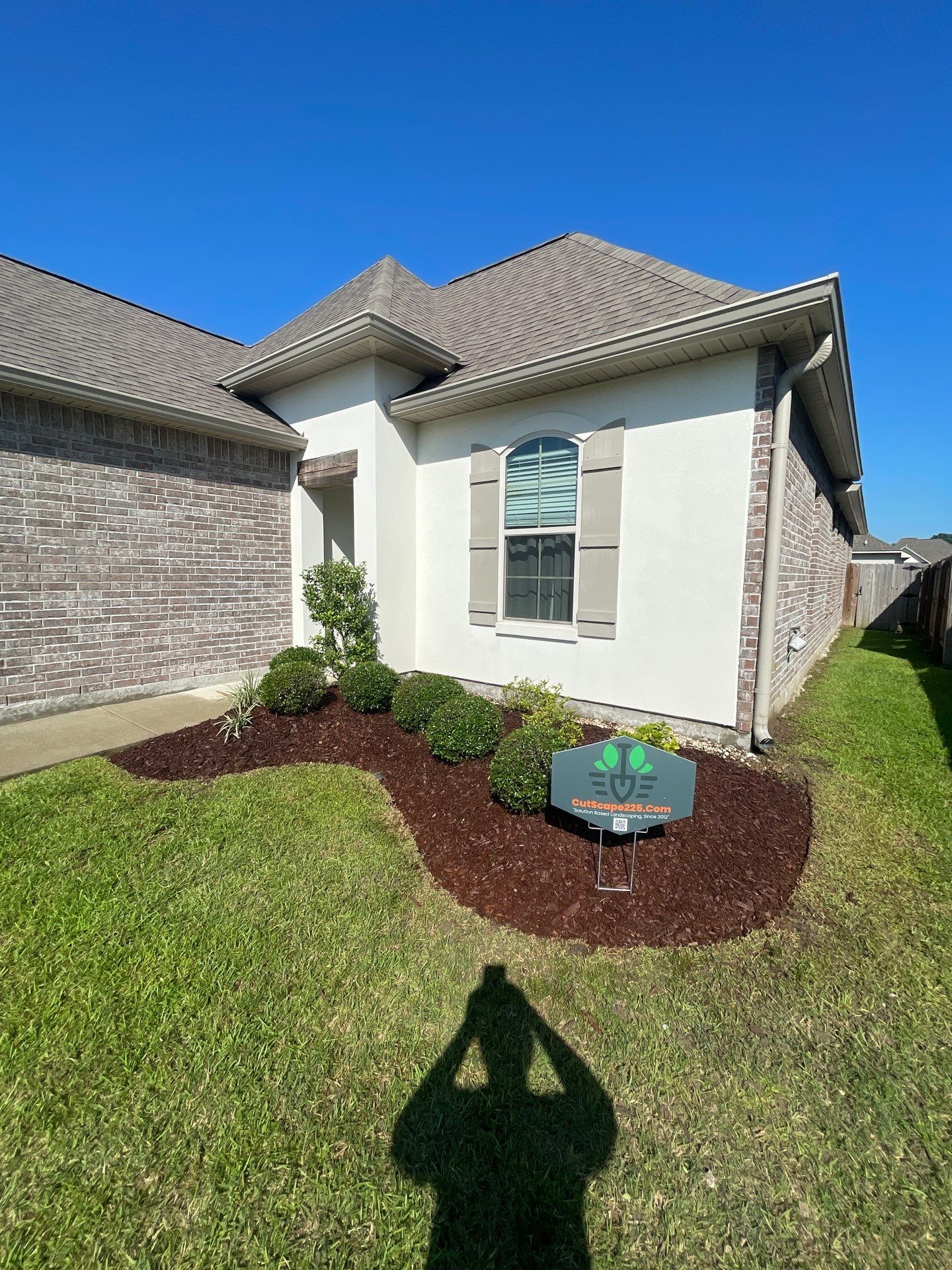 LANDSCAPE SERVICES: DEMO / BED PREP / CUT IN BED EDGES / MULCH INSTALL using BROWN MULCH "BARK BRITE" by CutScape, LLC.