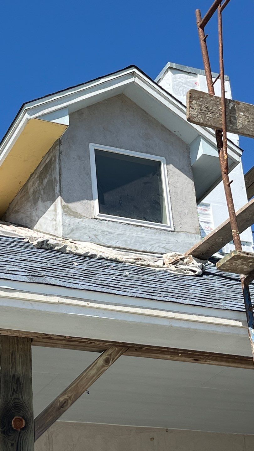 Long Horn Retreat by Bayfront Roofing and Construction
