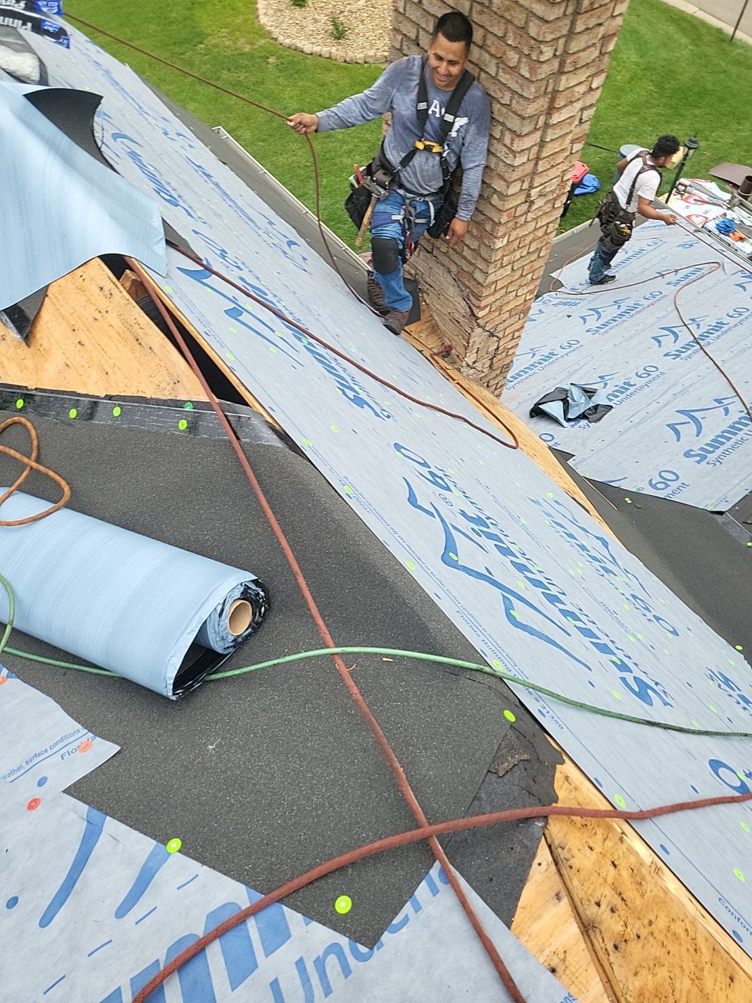 ATLAS PINNACLE COLOR: MAJESTIC SHAKE by Eagle Eye Roofing
