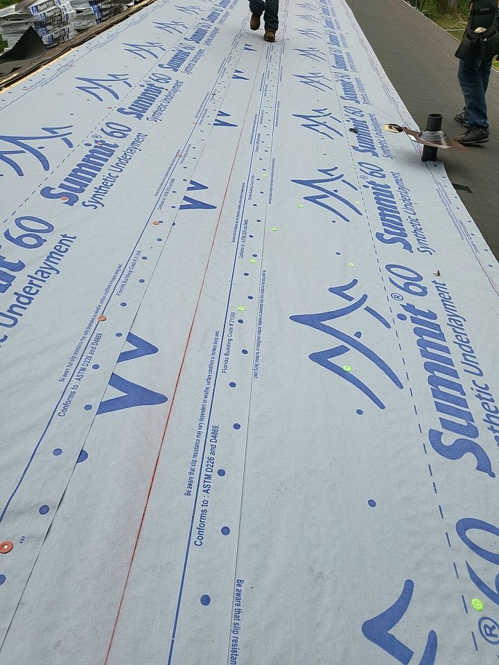 ATLAS PINNACLE COLOR: HEATHERBLEND by Eagle Eye Roofing