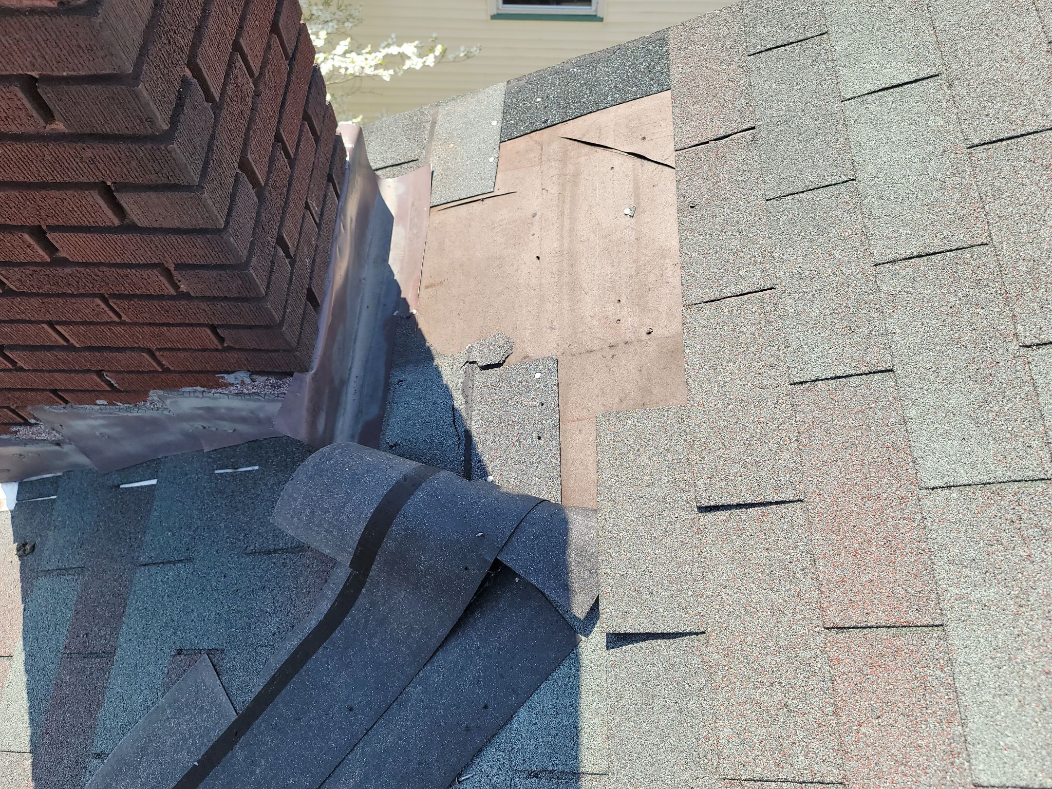 ATLAS PINNACLE COLOR: BURNT HICKORY DRIP EDGE: WHITE by Eagle Eye Roofing