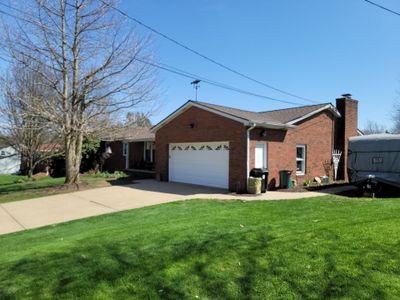 Brand: Atlas Pinnacle Color: Pristine Scotchgard Copper Canyon Drip: Musket Brown