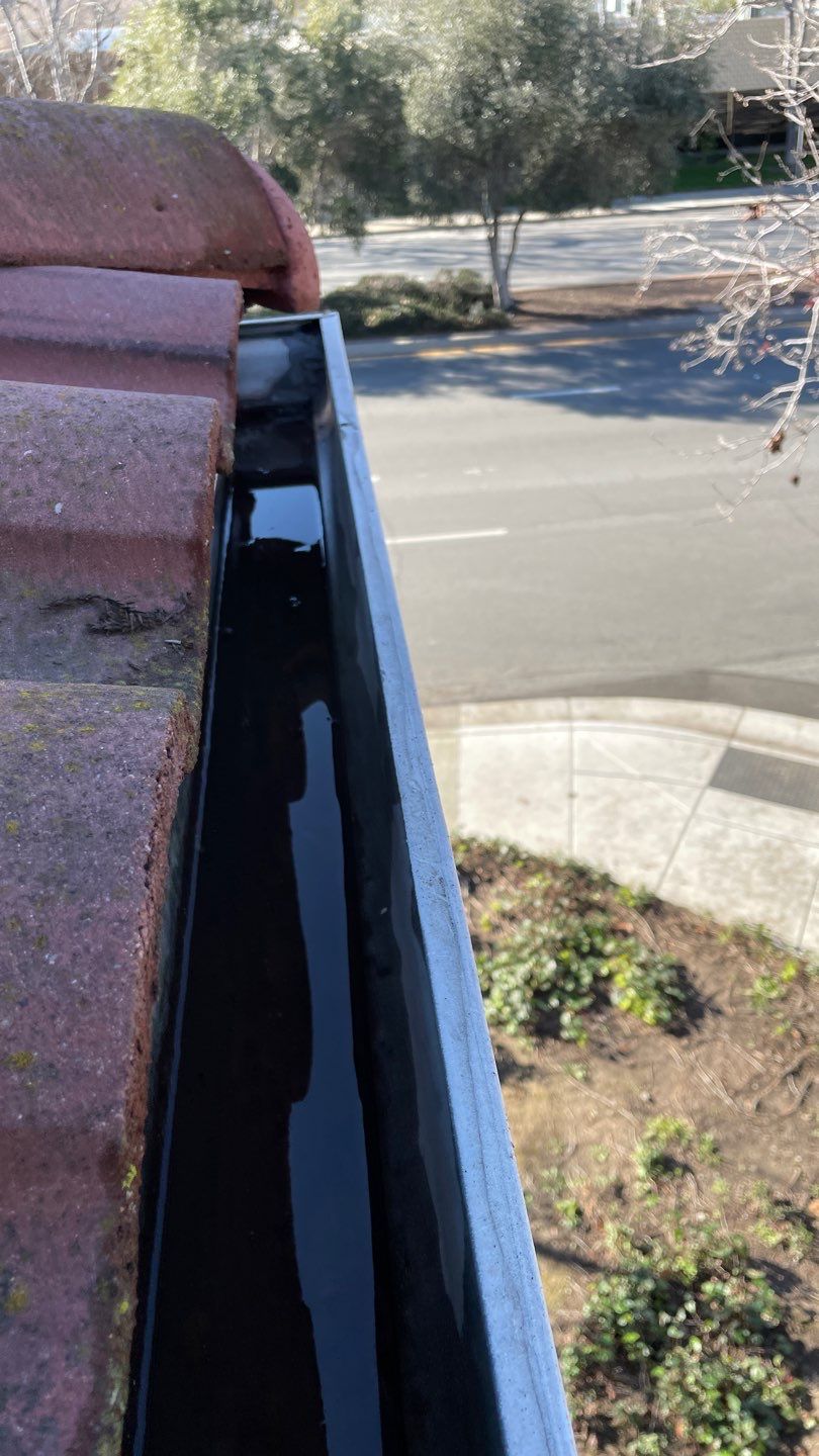 12-Unit HOA Gutter Cleaning in San Jose by All One Solar Shine