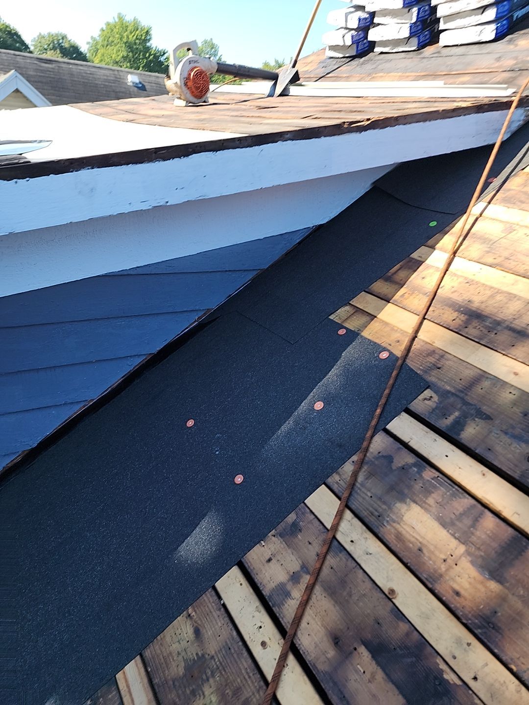 ATLAS PINNACLE COLOR: MAJESTIC SHAKE by Eagle Eye Roofing