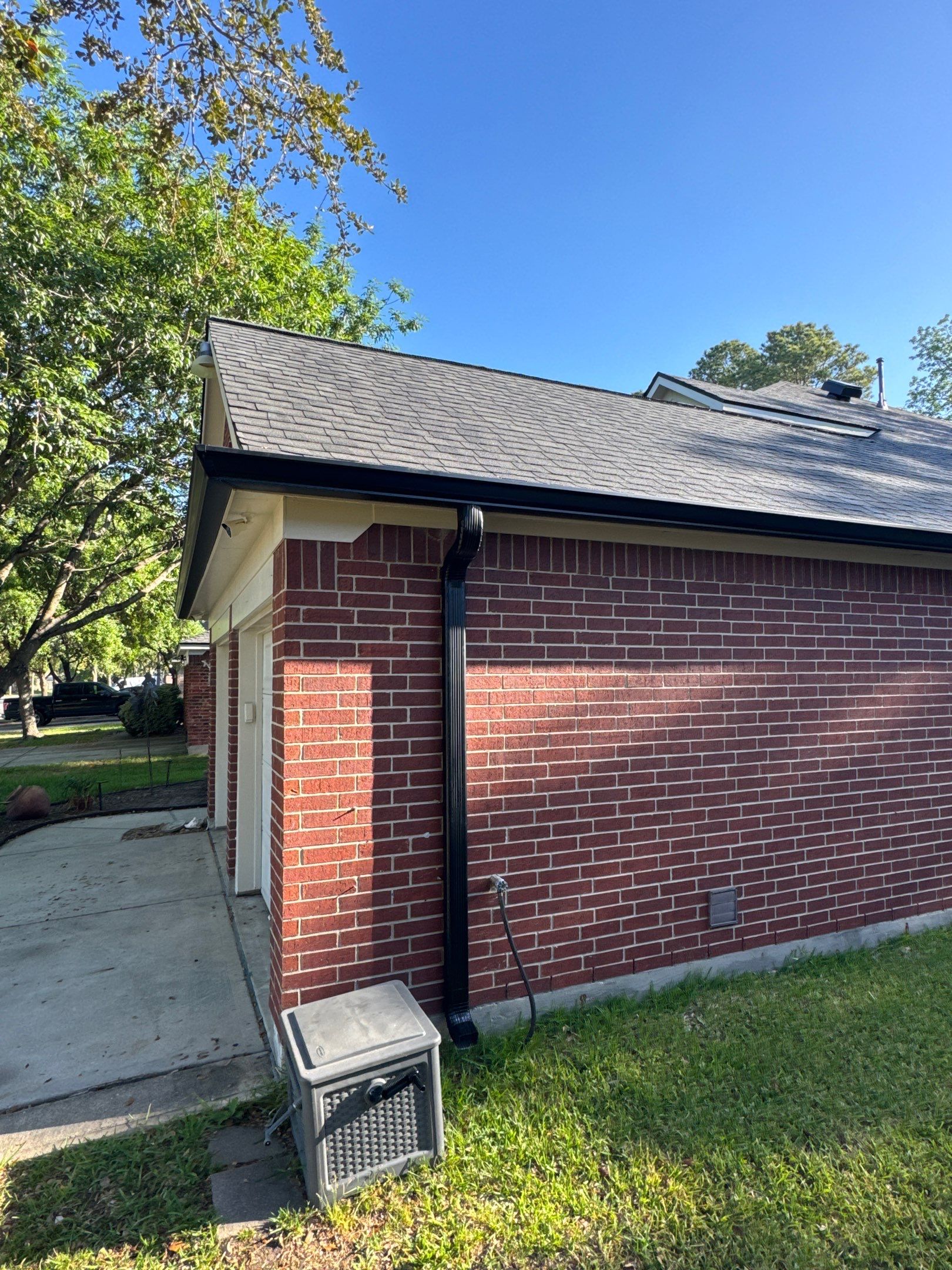 Kingwood Roof Installation using Atlas Pinnacle Pristine by Modern BYLT Roofing & Construction