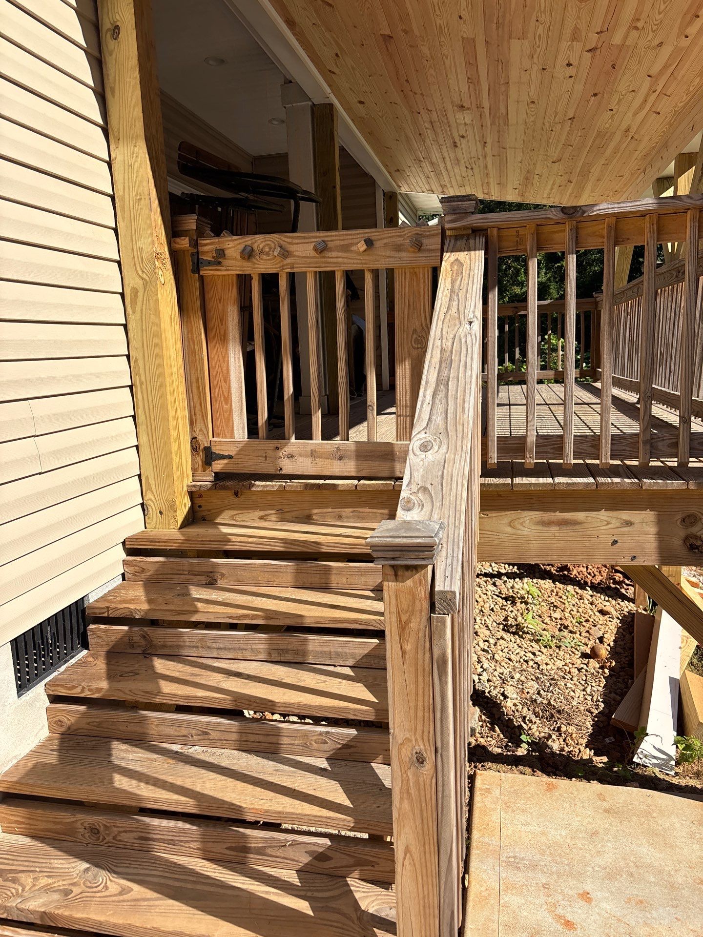 Wood Deck using Wood Sealant by DuraSeal