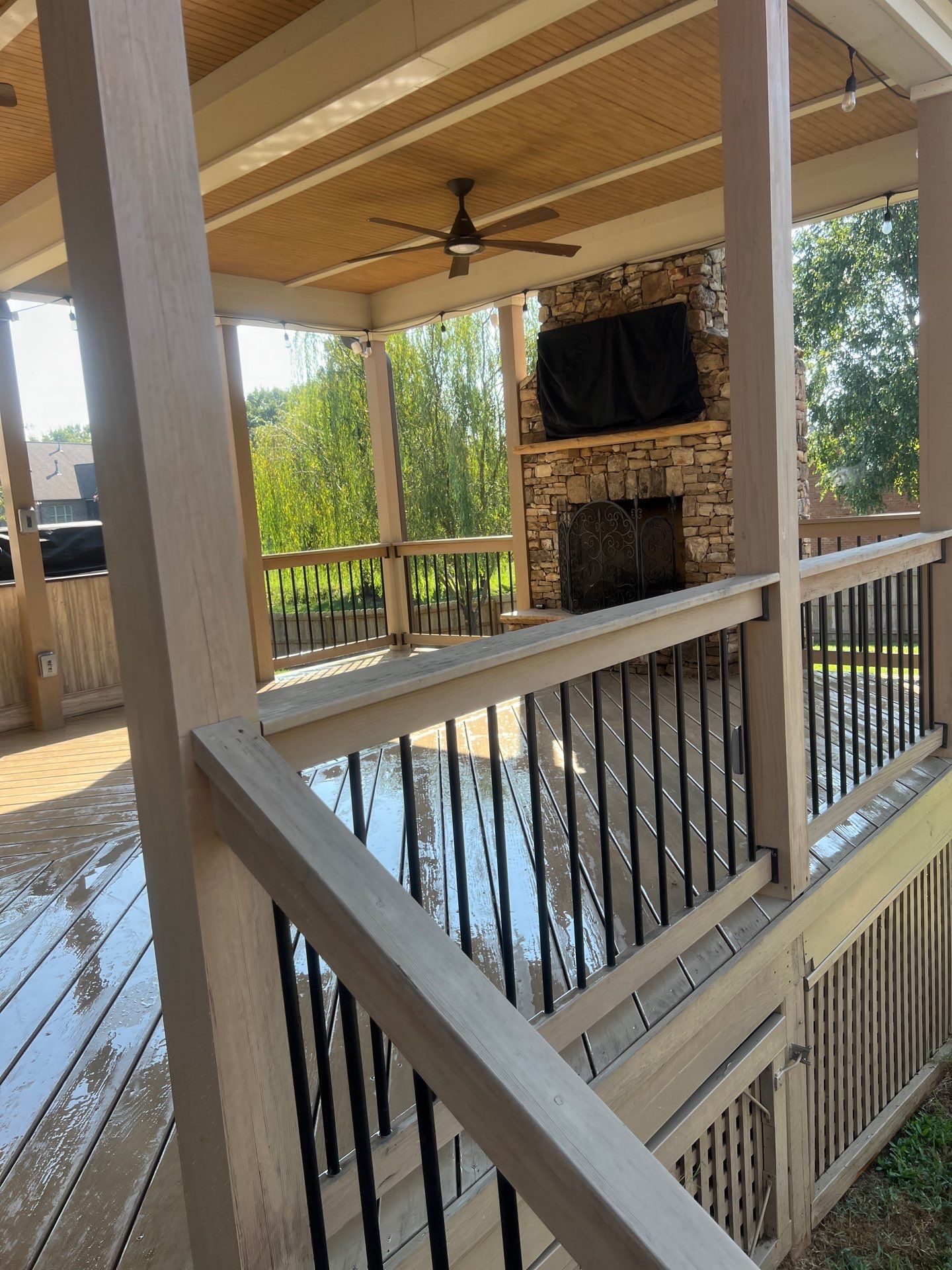 Weathered Deck using AcryFin by DuraSeal