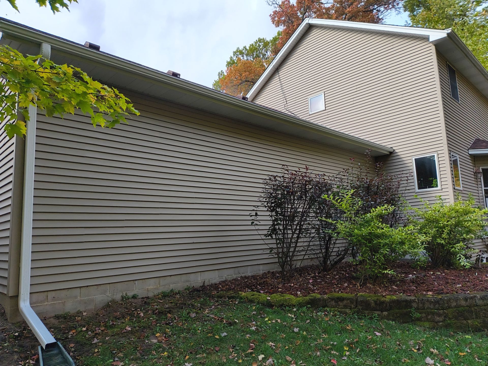 5" Gutters with Leaf Exterminator Gutter Covers – East Bethel, MN by Next Level Seamless Gutters / Exteriors Inc.