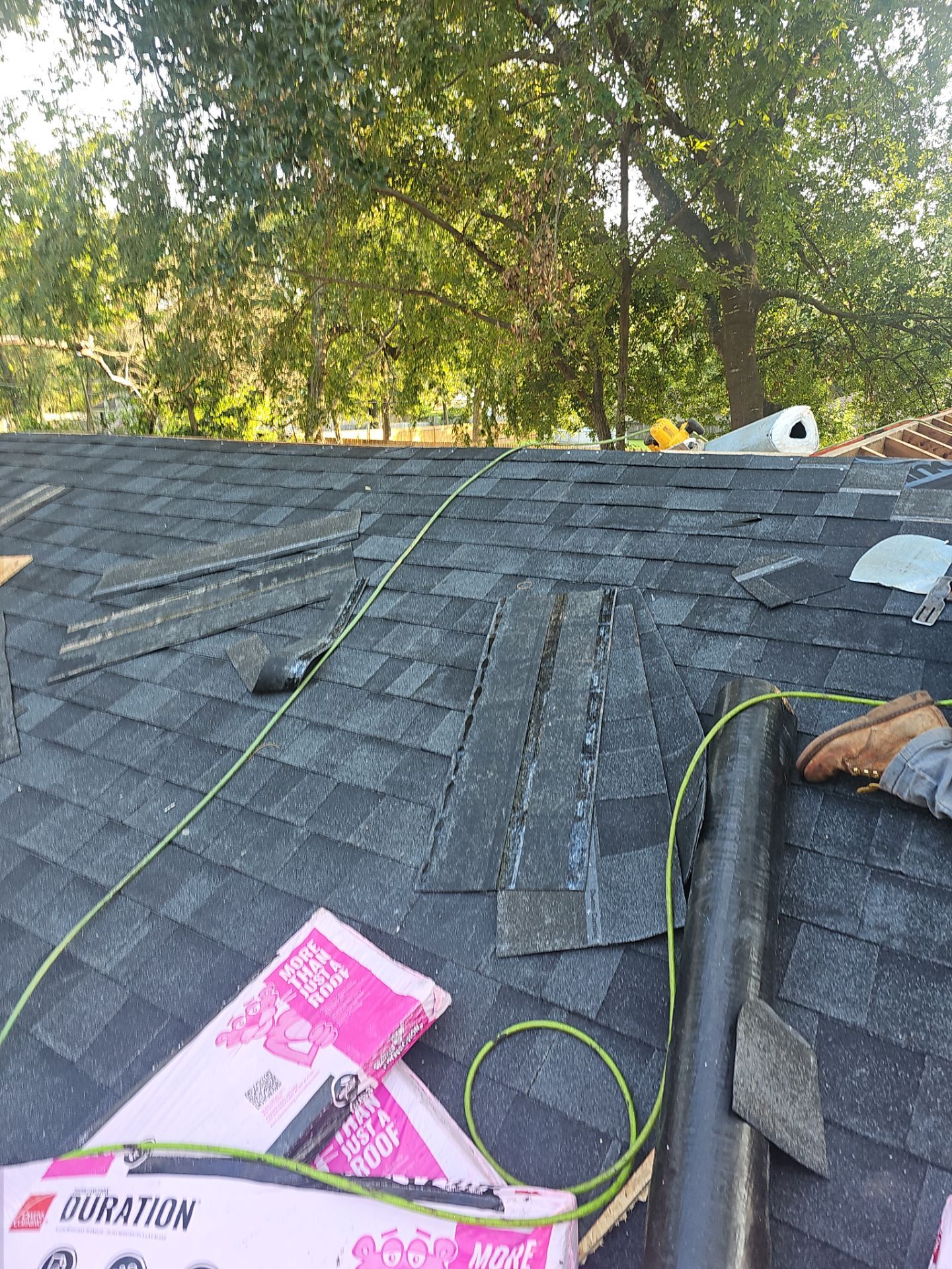Residential Roofing Installation using Owen's Corning Duration (Lifetime) Shingles by Roof Repair Company