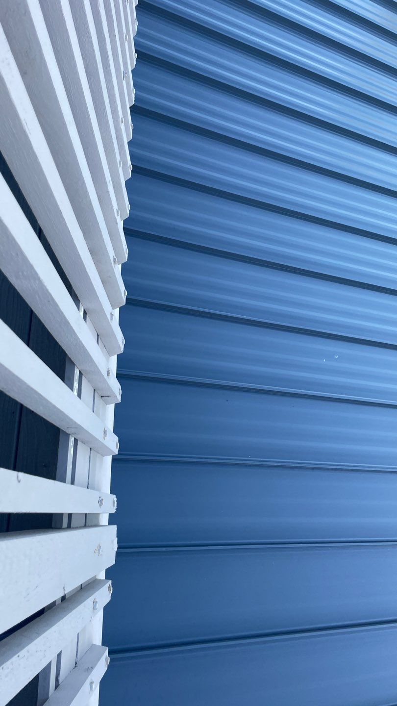 Residential Roofing Installation using Gulf Coast Metals Gulf Seam Panels by Four Peaks Roofing