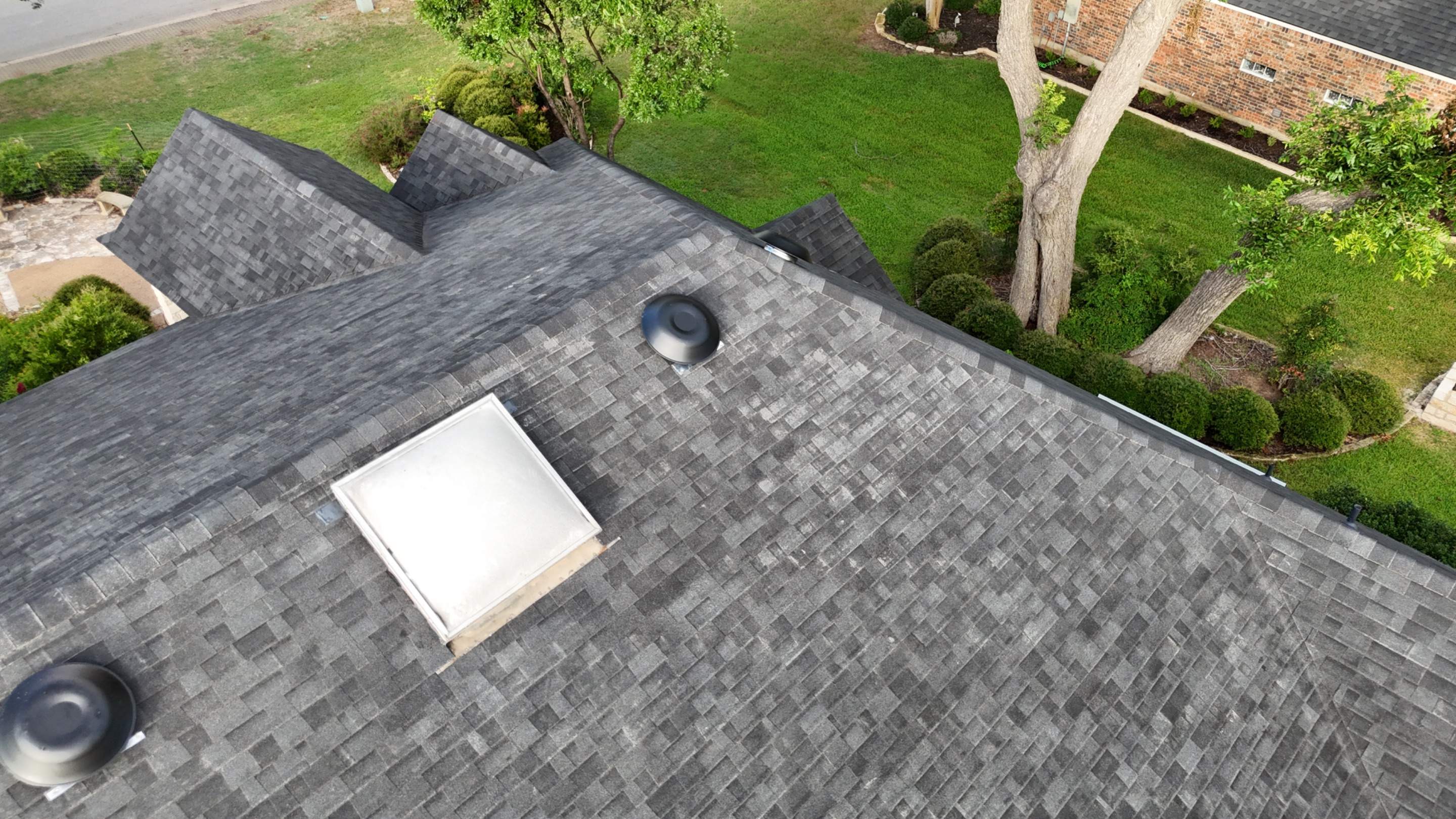 Brilliant Black - Malarkey Vista by RoofsOnly.com